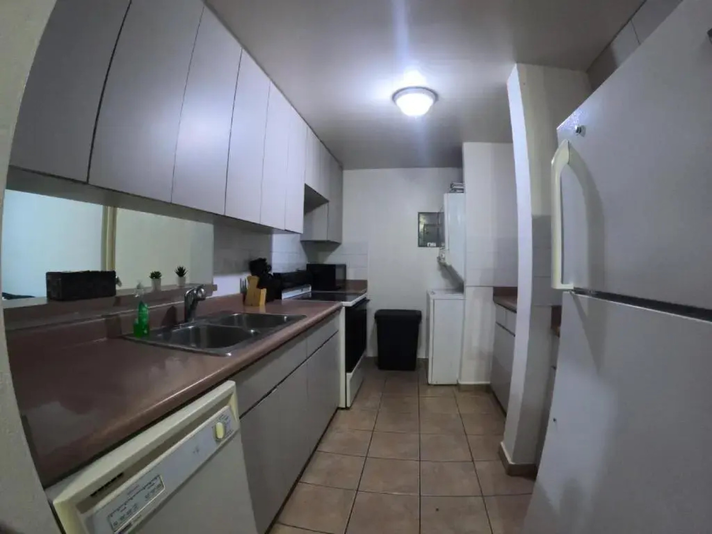 In Joyuda Beach, Apartment with Pool & Basketball Court