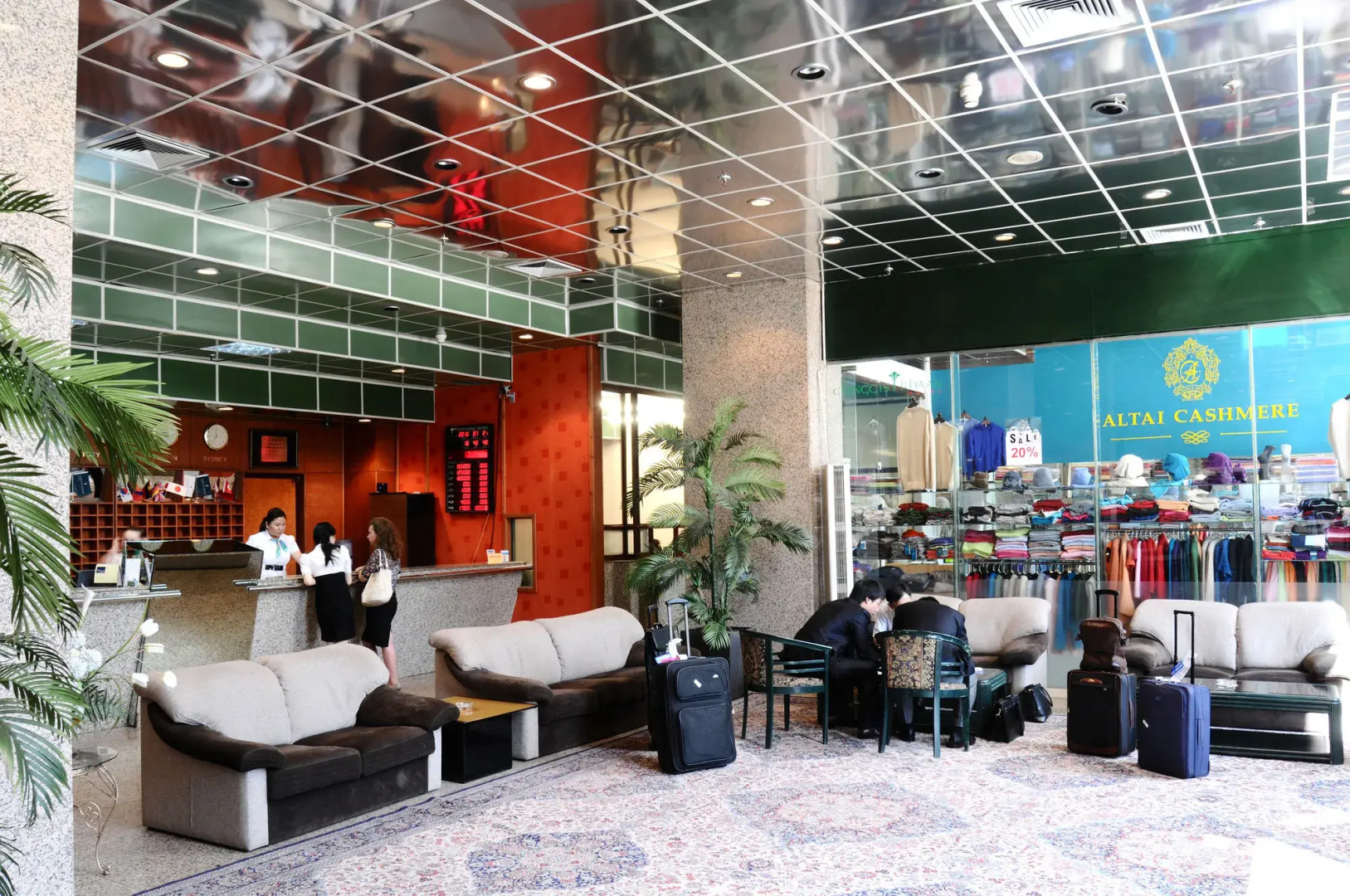 Chinggis Khaan Hotel