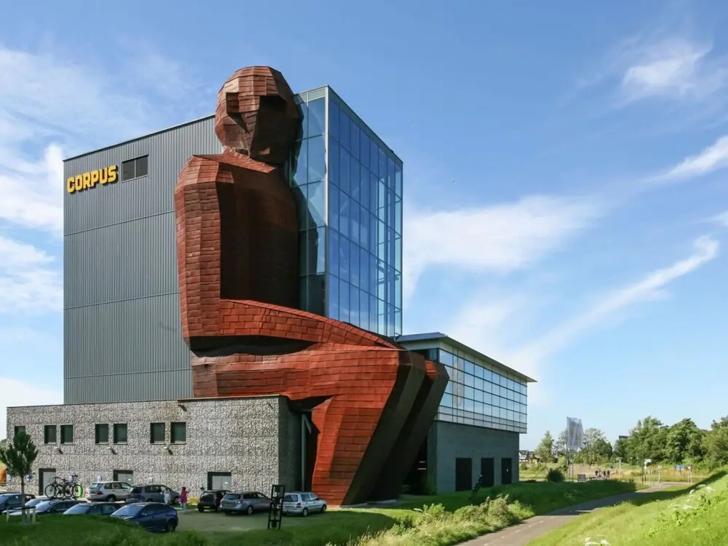 Spacious and Comfortable Holiday Home in Modernised Drive-in House