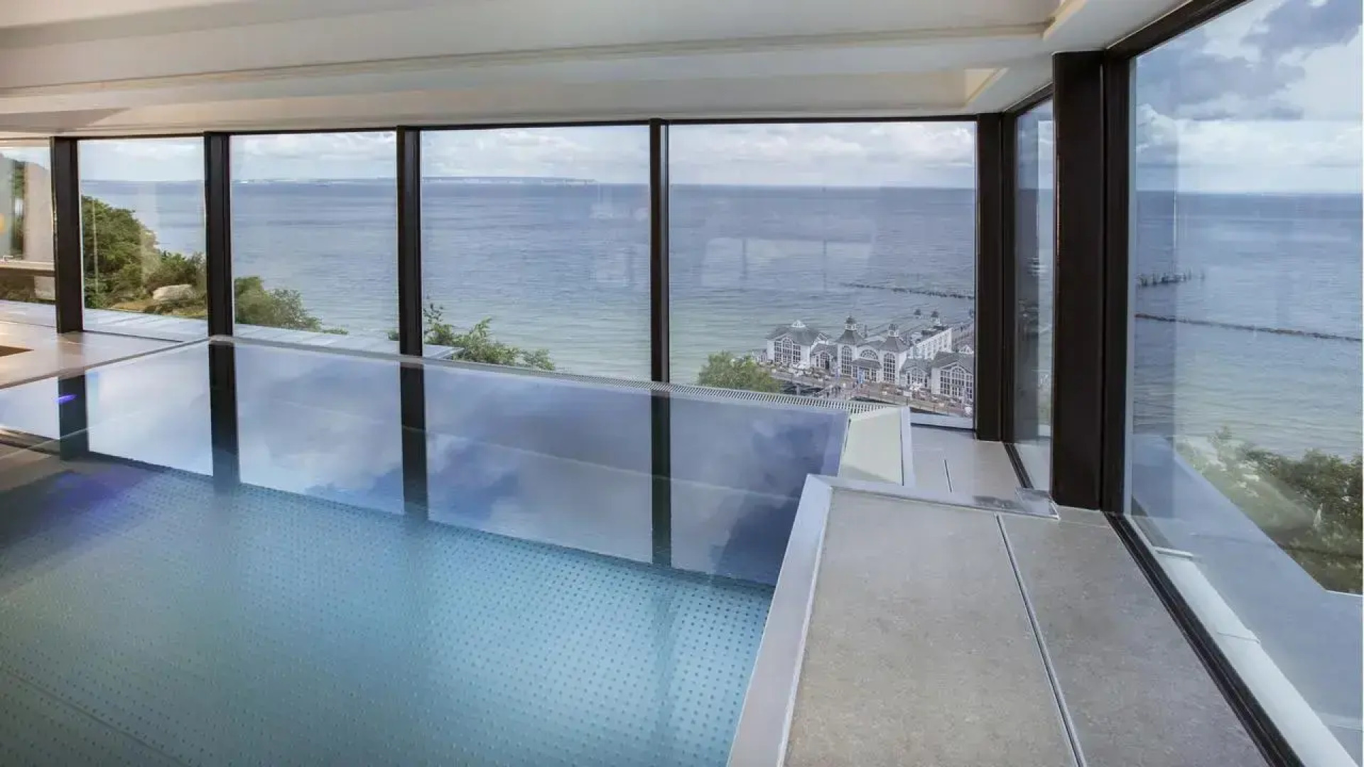 Summerbreeze Cloud - a16716