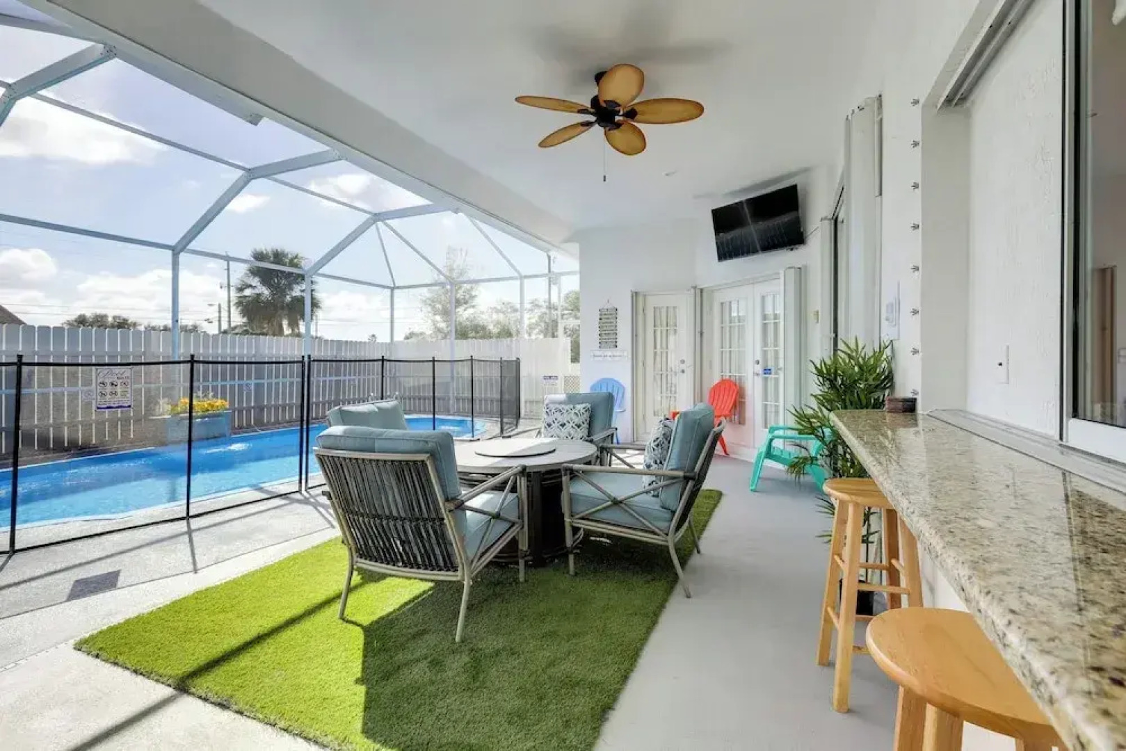 Heated Pool & Grill: Modern Port St Lucie Home