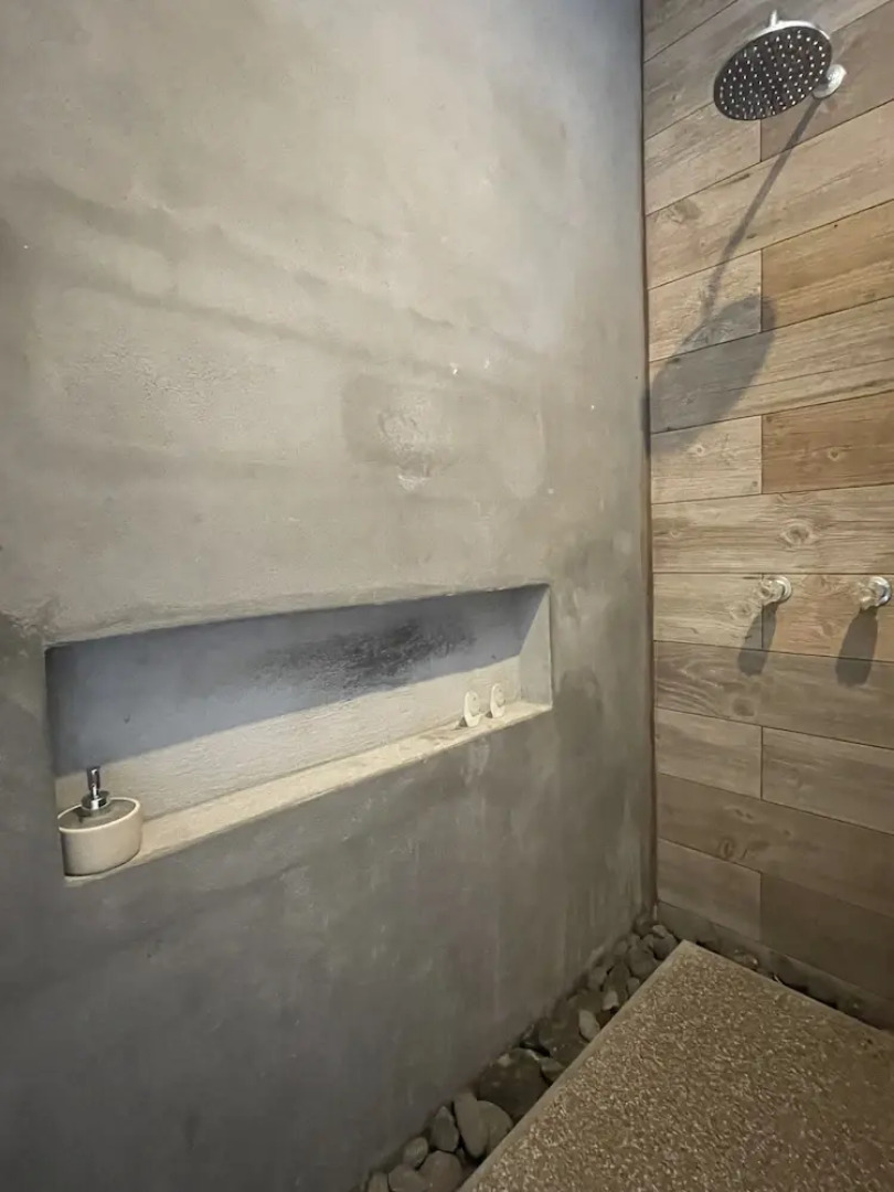 Johnny's Place Hotel