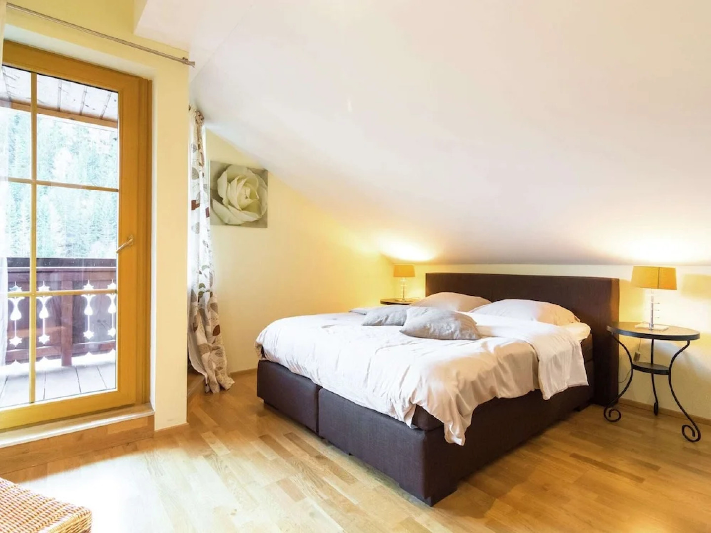 Beautiful Luxury 5 Star Chalet, 17 People With In-house Wellness Centre. A Winner!