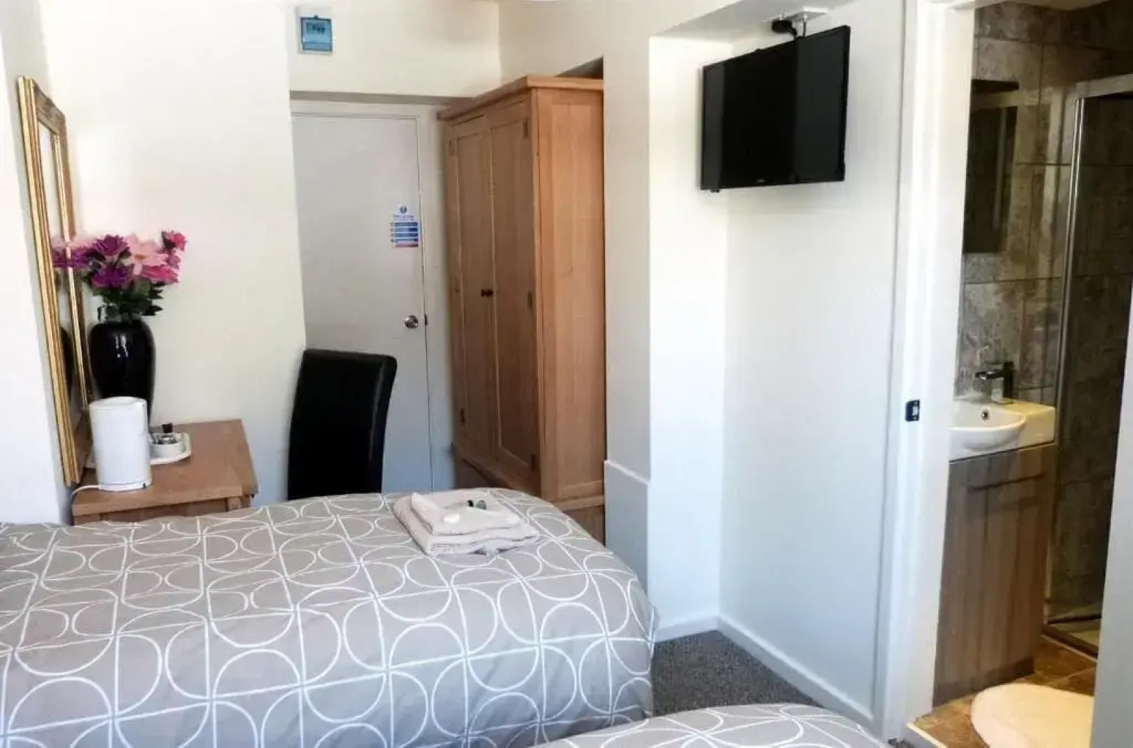 Riverside Hotel Bed and Breakfast