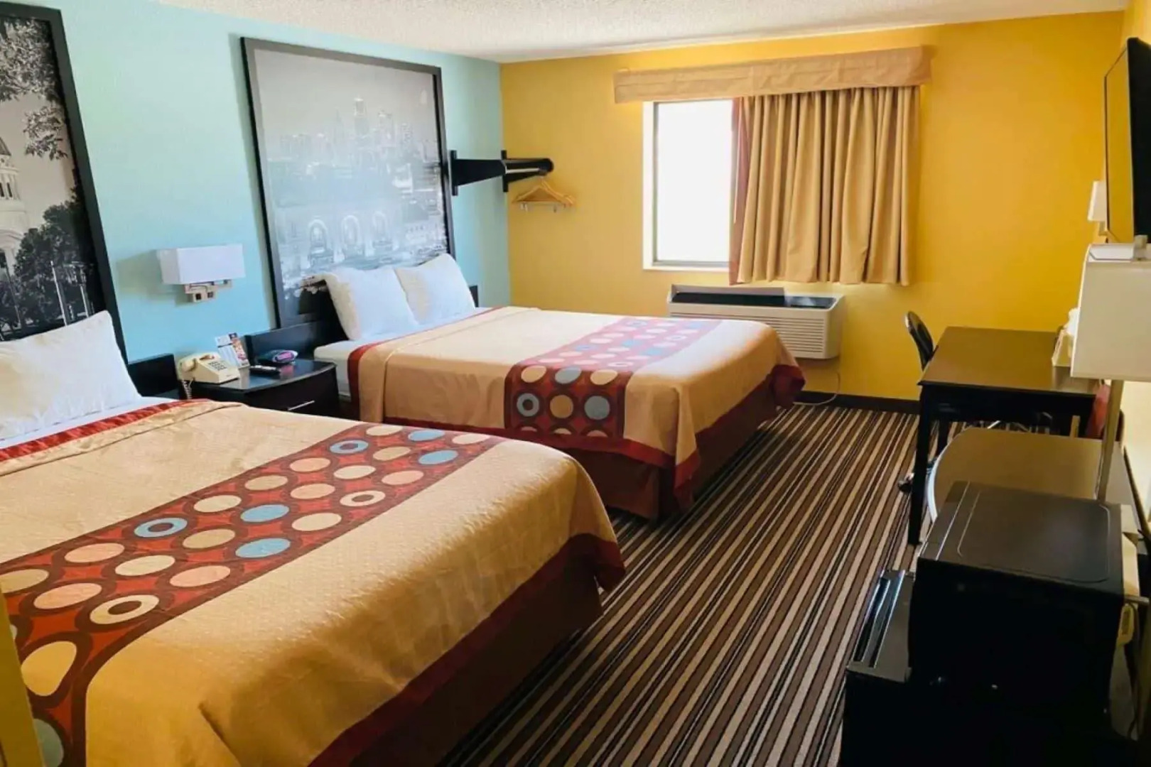 Super 8 by Wyndham Warrenton