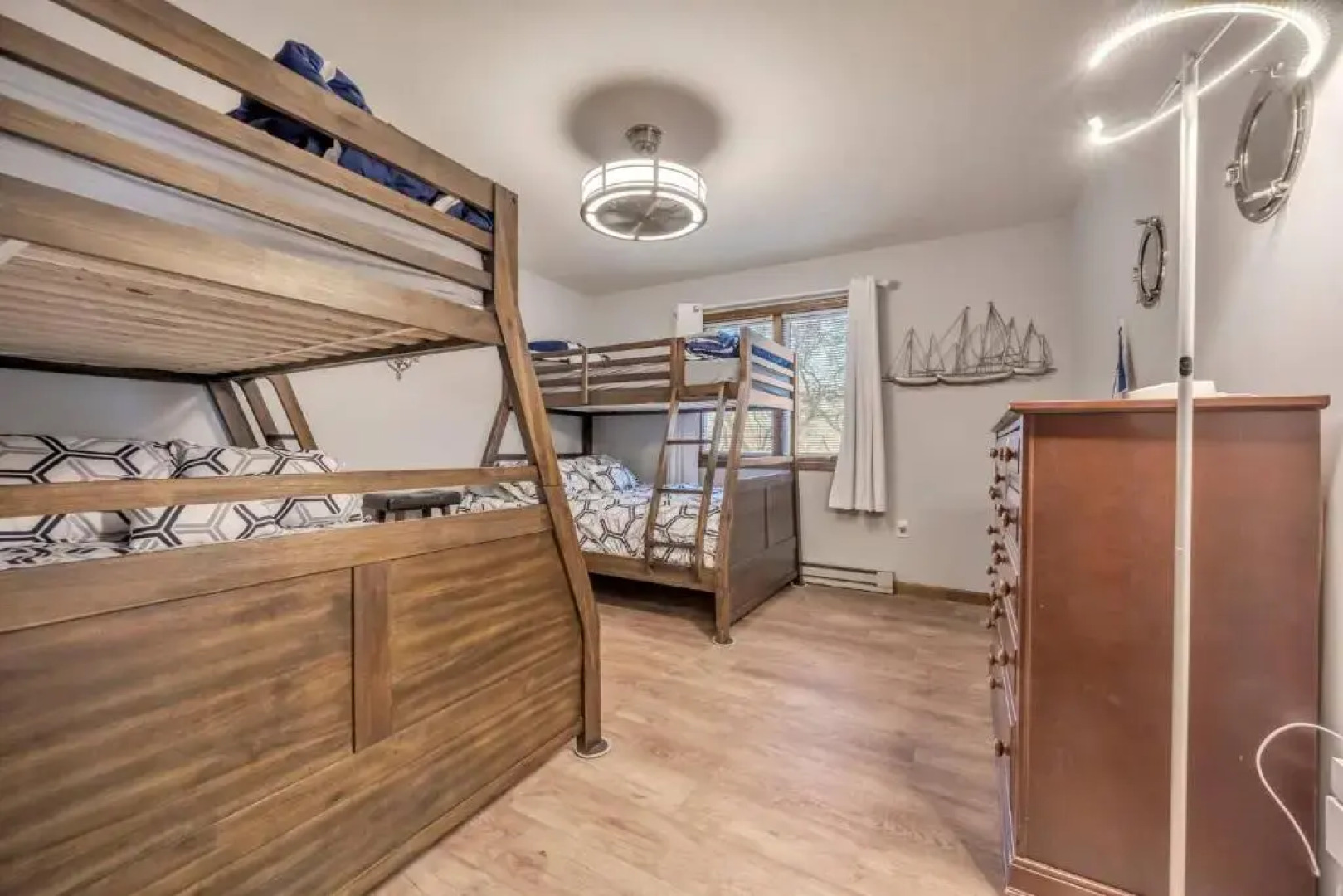 Steps To The Lake House, Hot Tub, Game Room, Deck