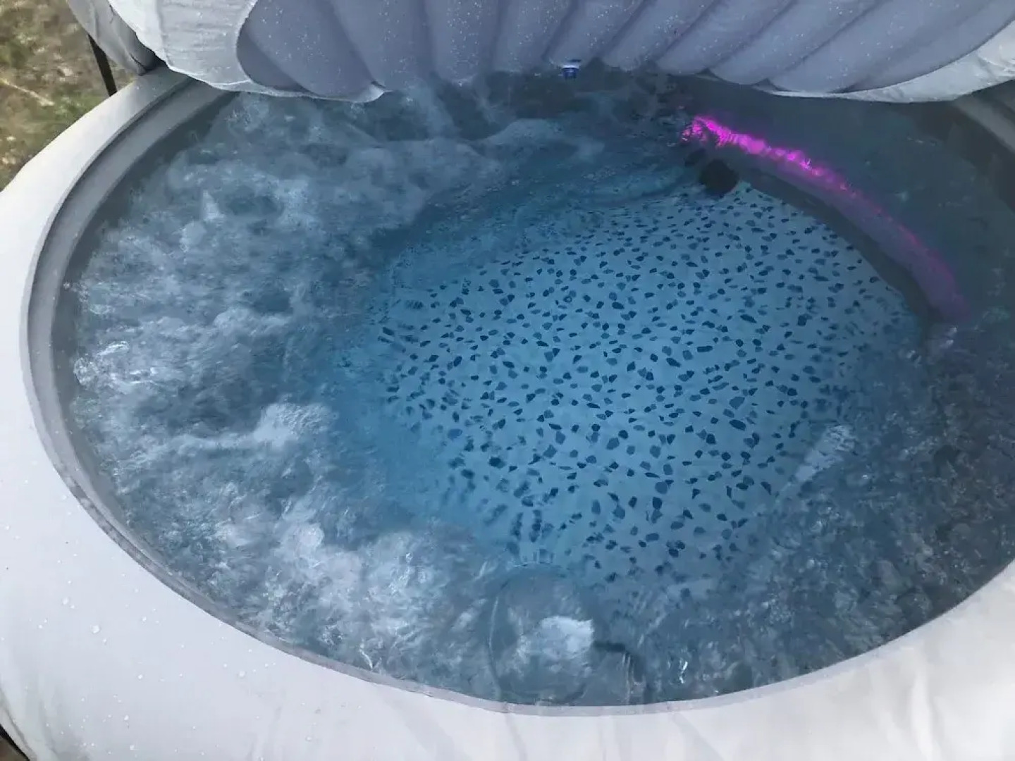 Treehouse Magpies Nest With Bubble Pool