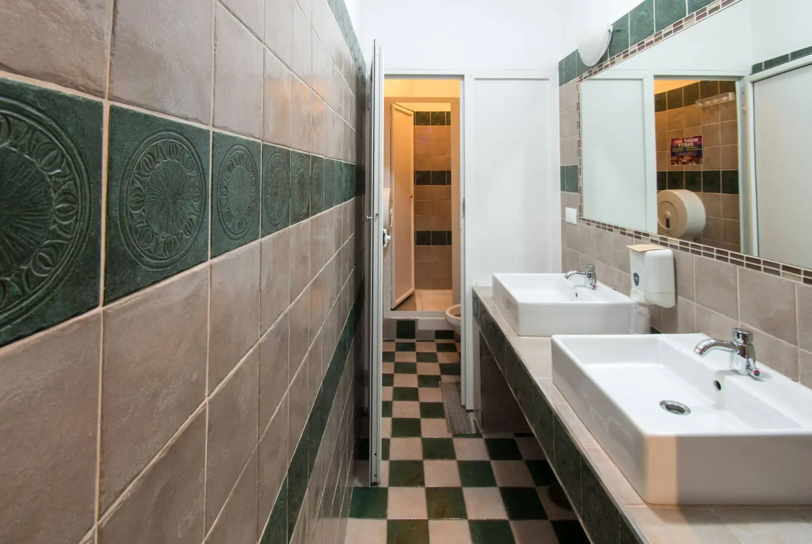 Alessandro Palace & Bar - Hostel