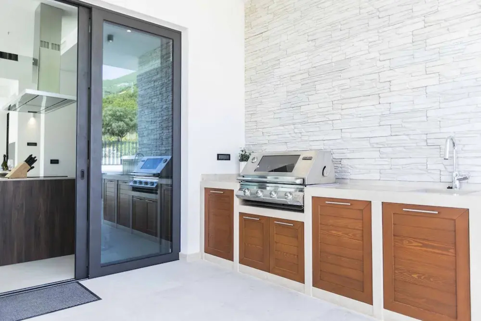 Villa Hedonist with Heated Pool