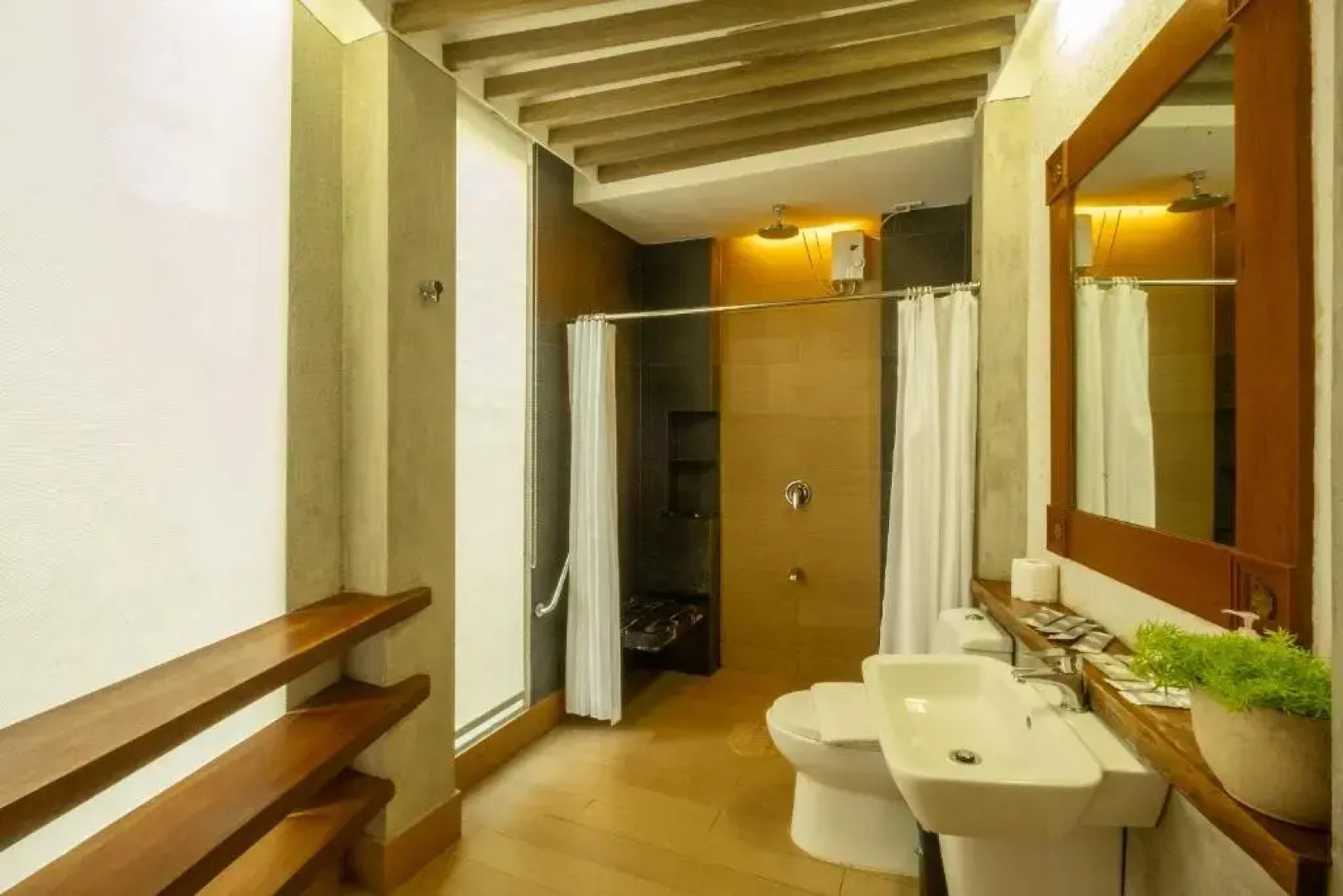 West 35 Eco Mountain Resort