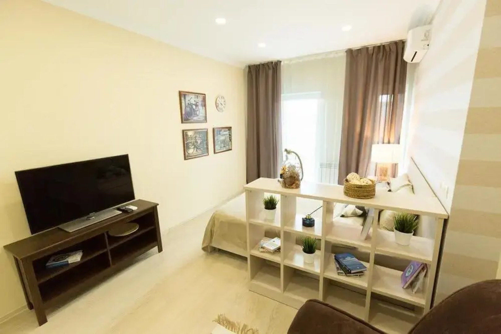 Азбука на улице Октябрьской Революции 23A