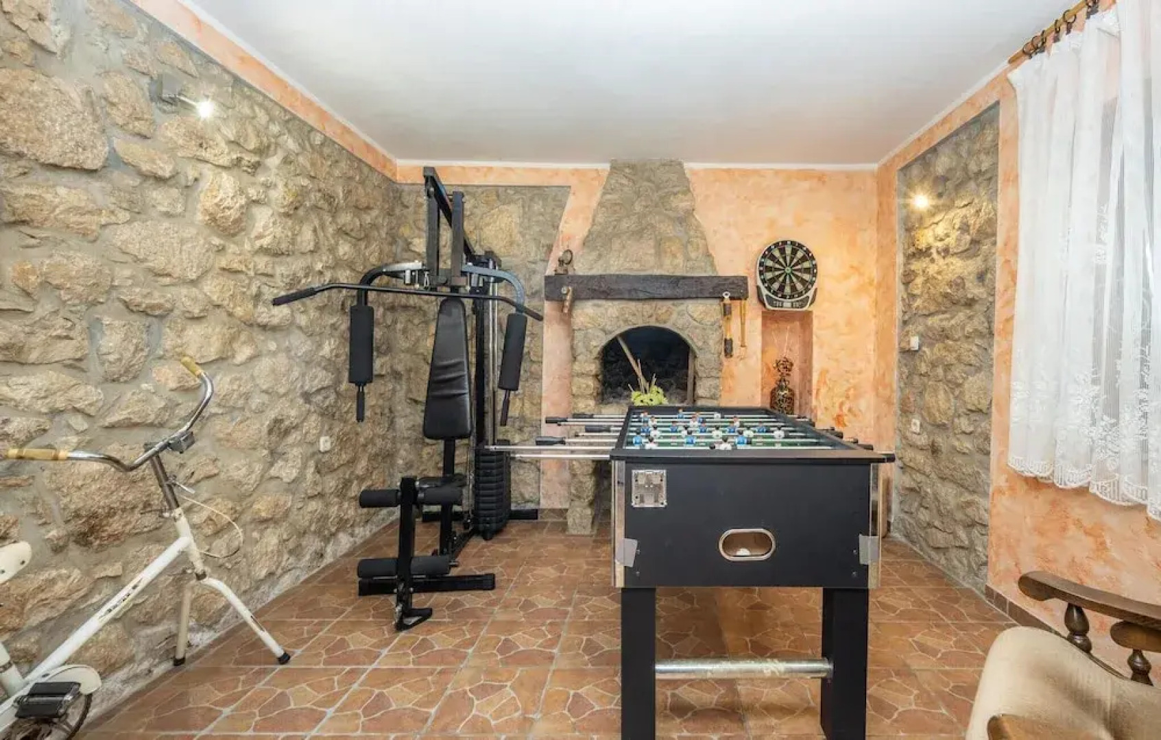 Stunning Home in Jadranovo With Wifi and 5 Bedrooms