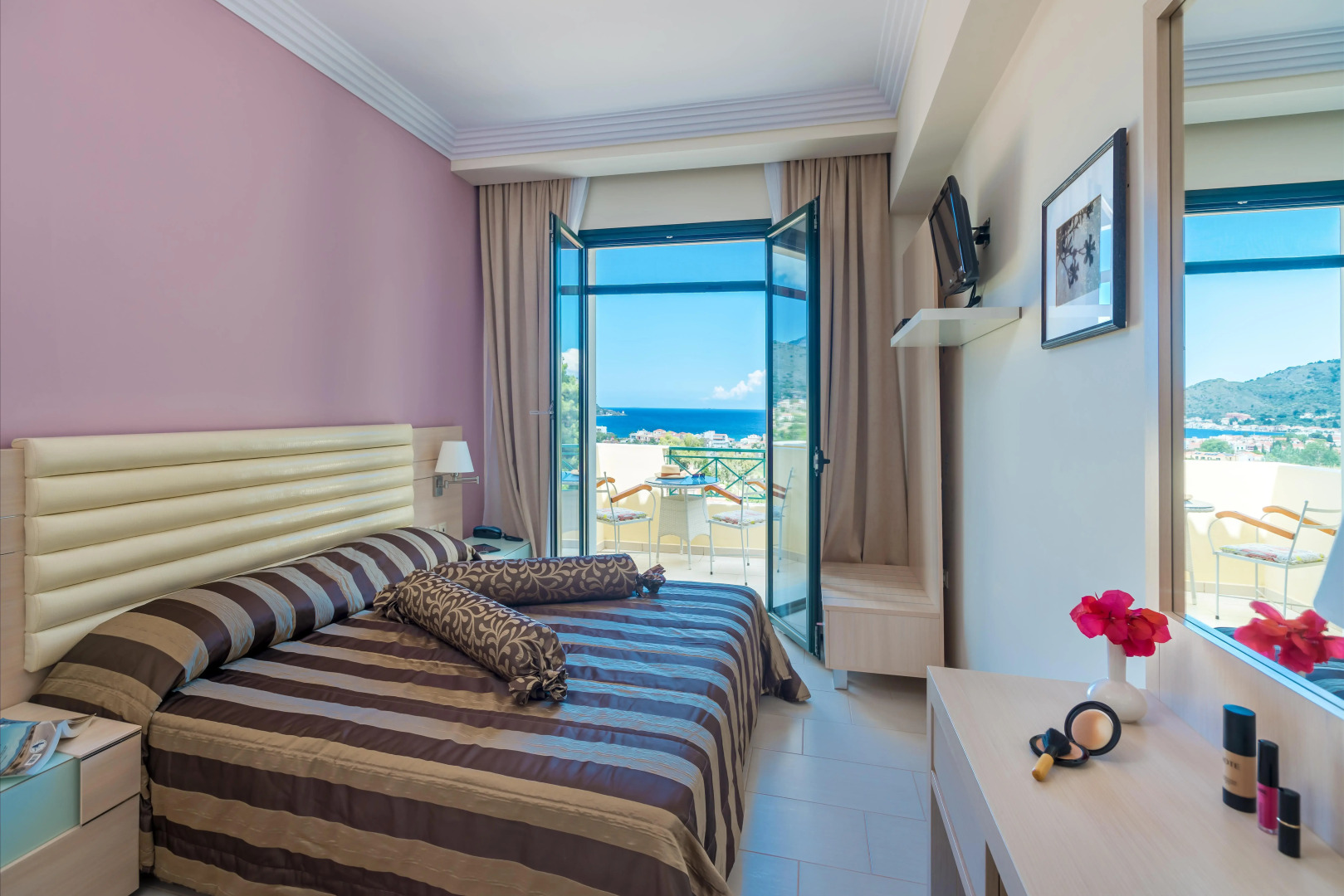 Ai Yannis Suites and Apartments Hotel