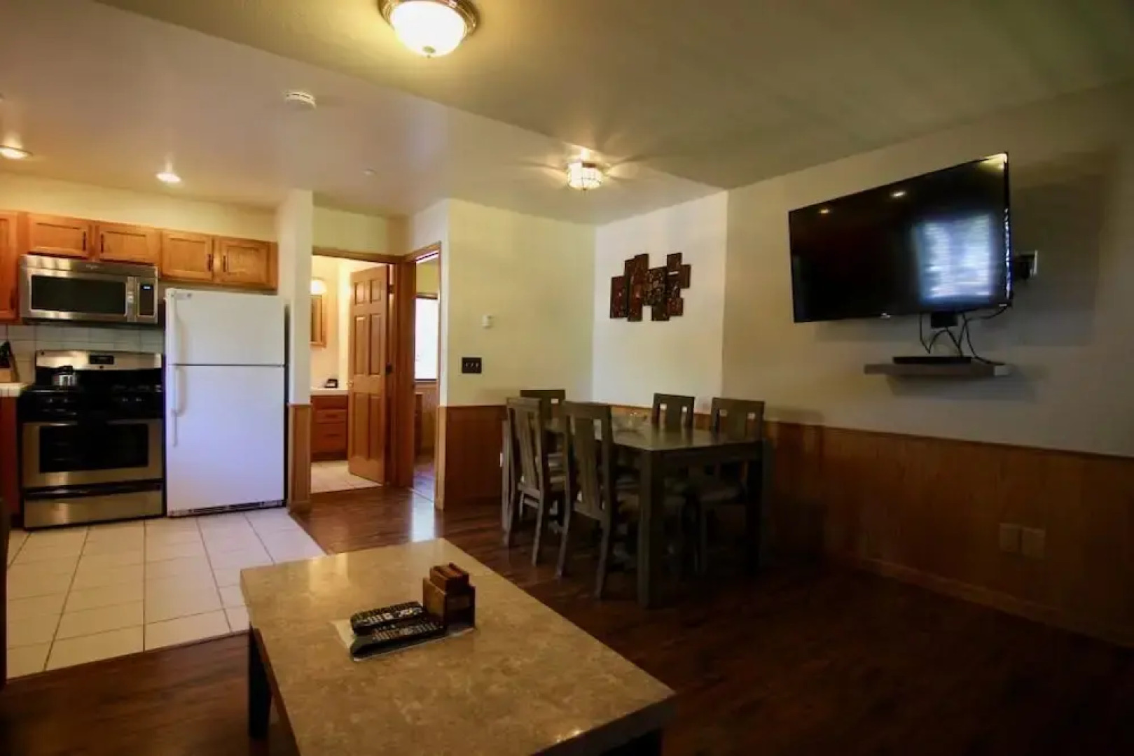 Edgelake Beach Club by Coolvacay