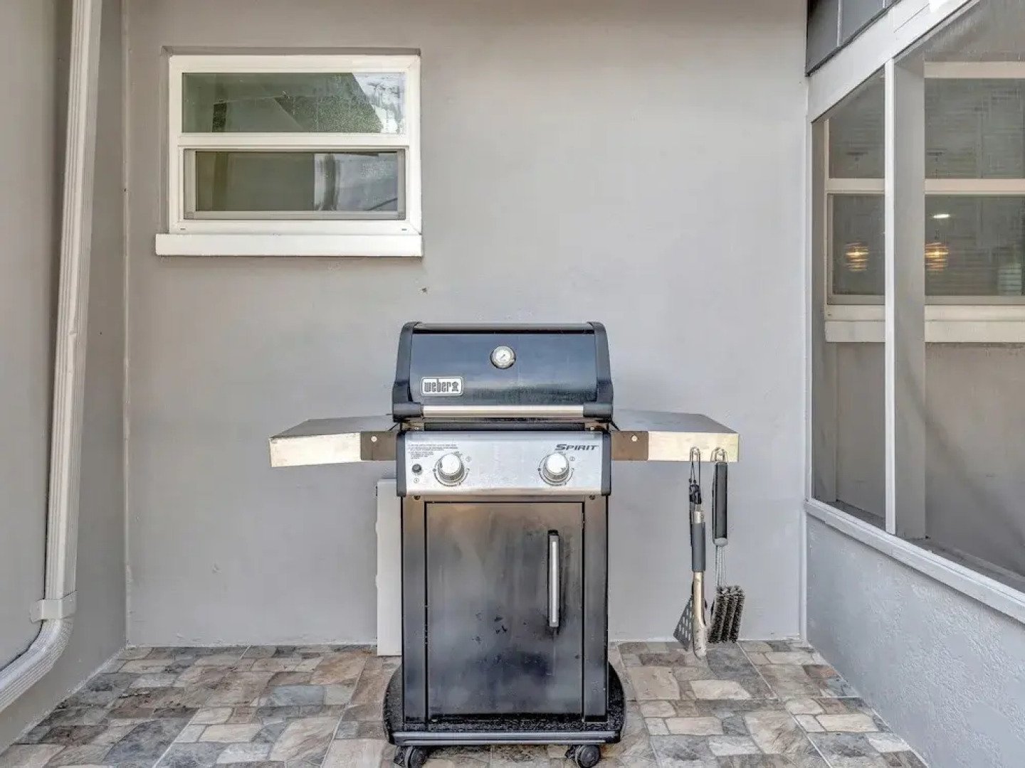 The Family Escape Hot Tub & BBQ near IRB