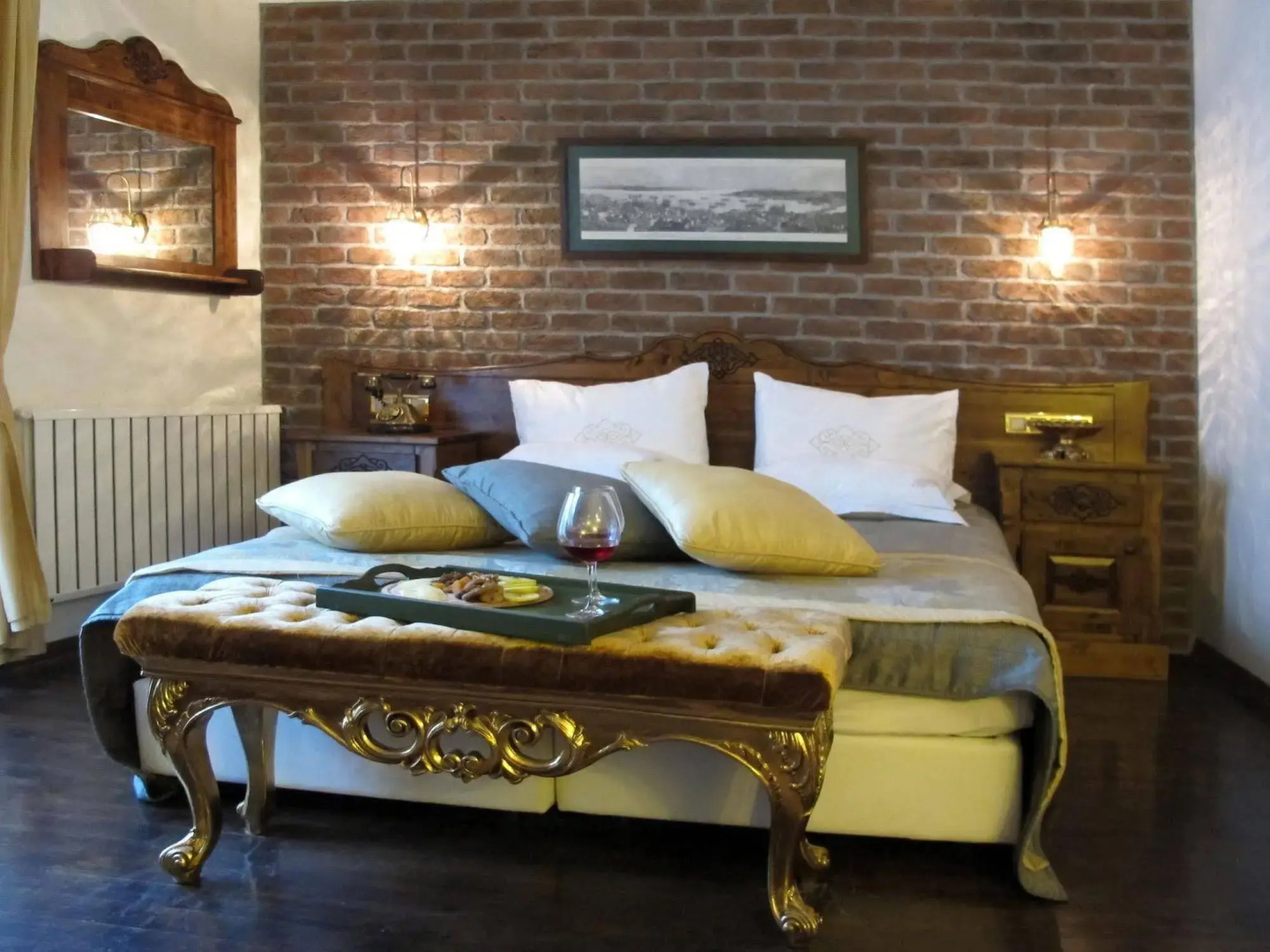 Rose Garden Suites