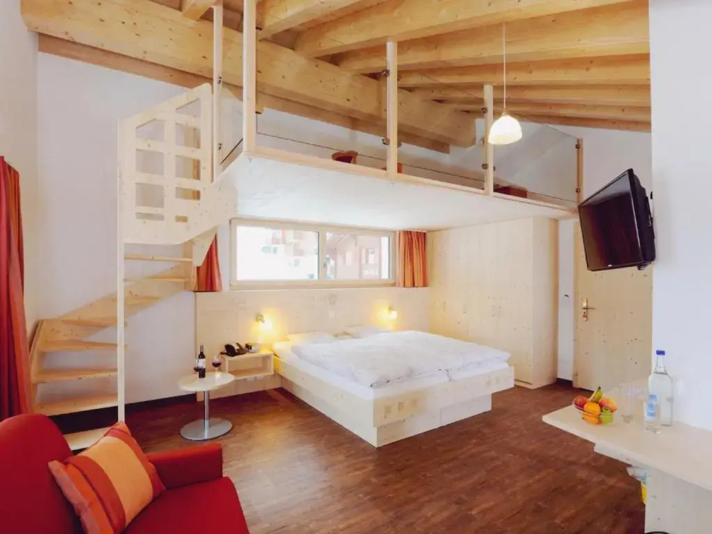 Julen Wendelin, Hotel Touring