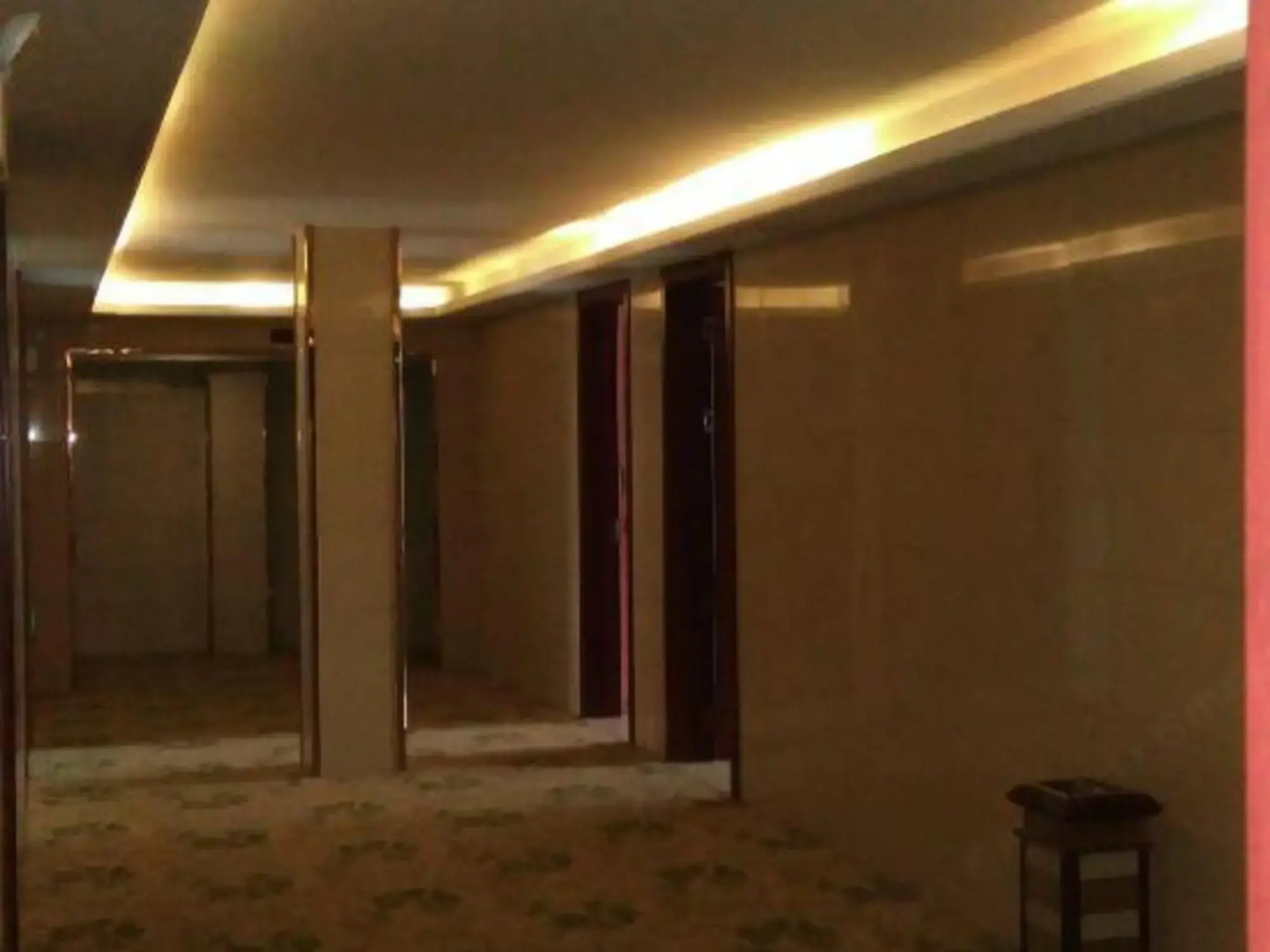 Binjiang Business Hotel