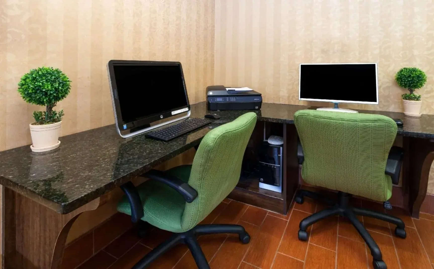 Hawthorn Suites by Wyndham Dearborn/Detroit