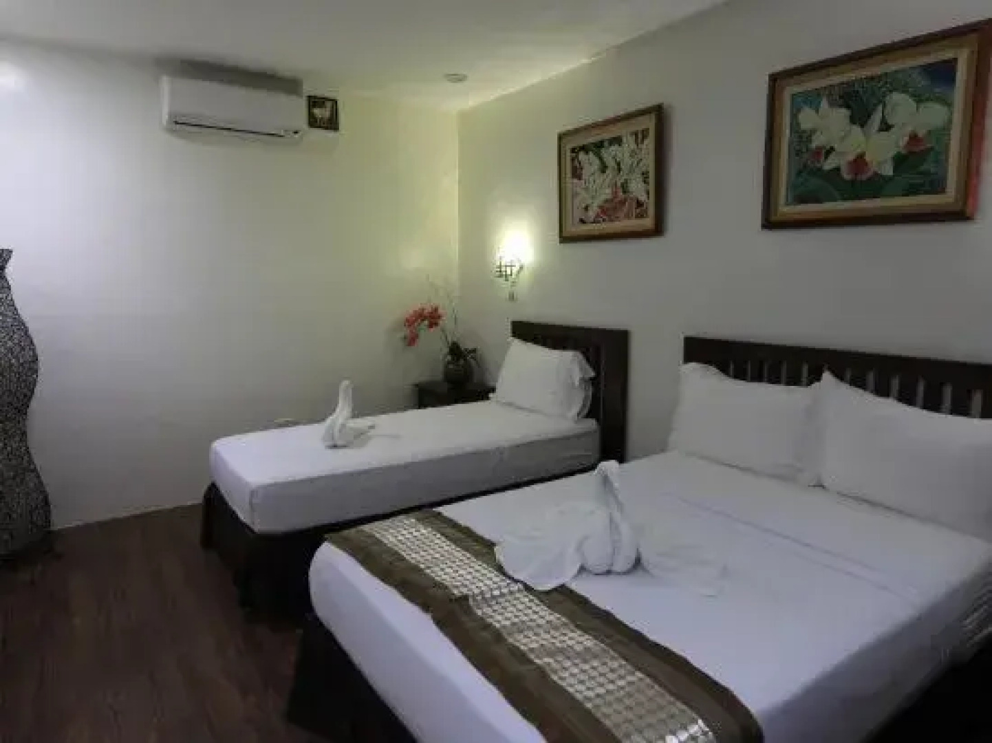 Luljettas Place Garden Suites