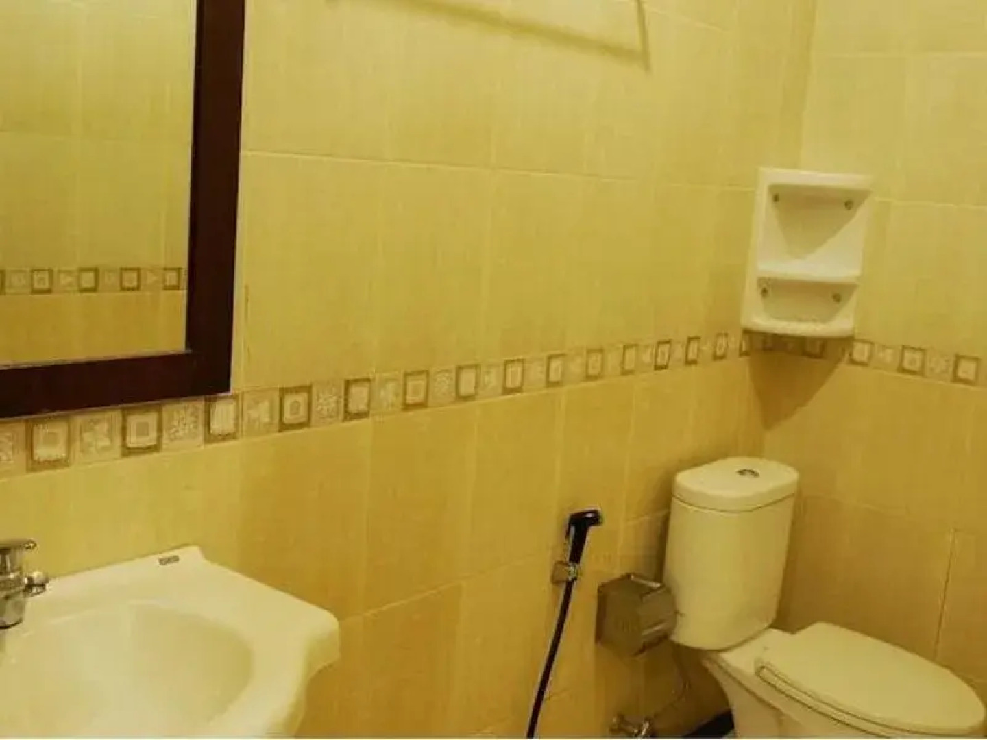 Feodora Airport Hotel