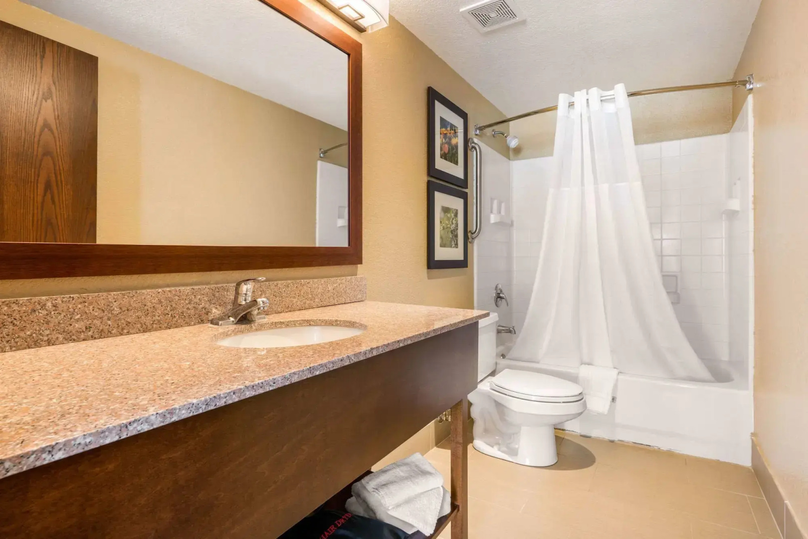 Comfort Inn Lathrop - Stockton Airport
