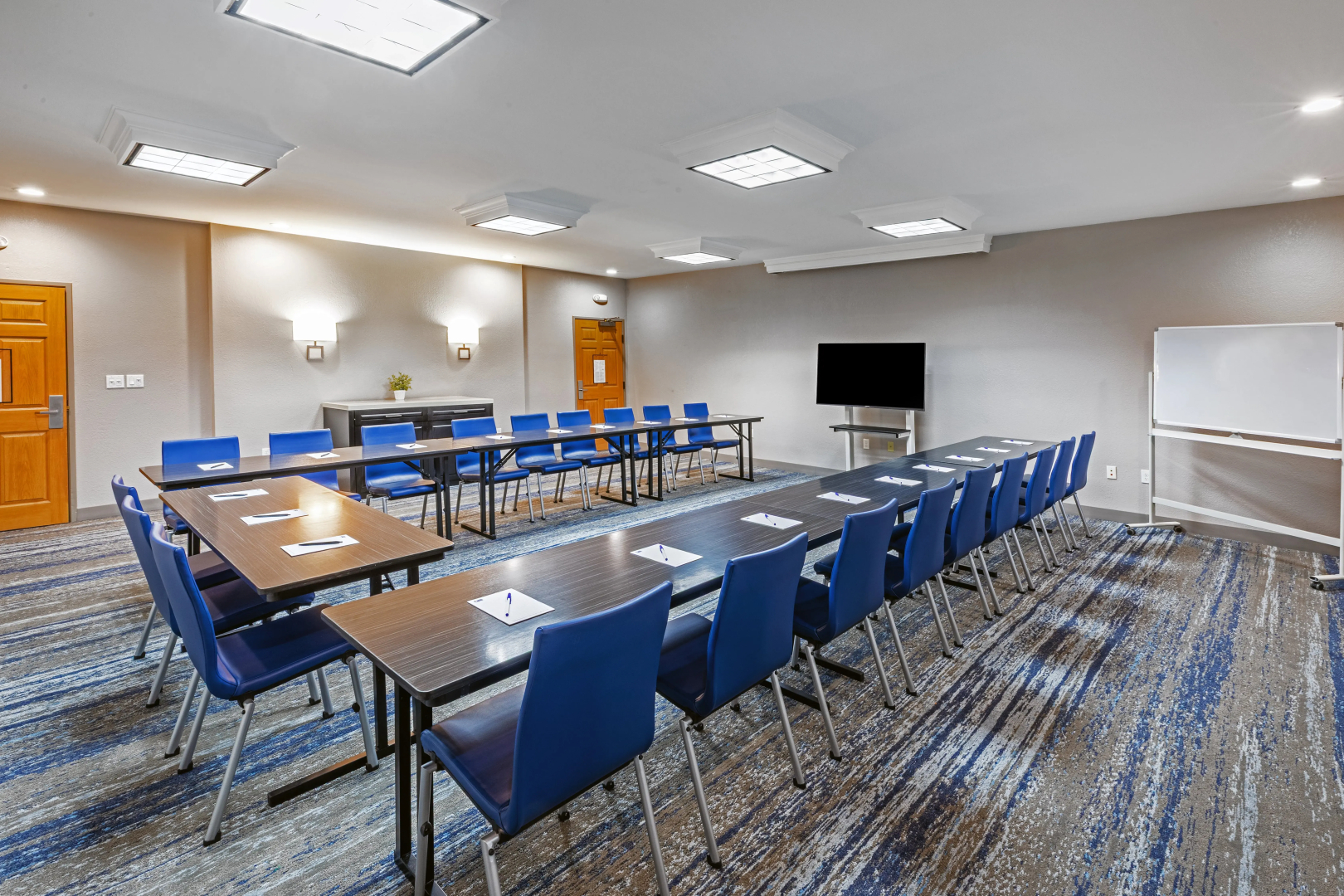 Holiday Inn Express & Suites Tulsa S Broken Arrow Hwy 51 by IHG