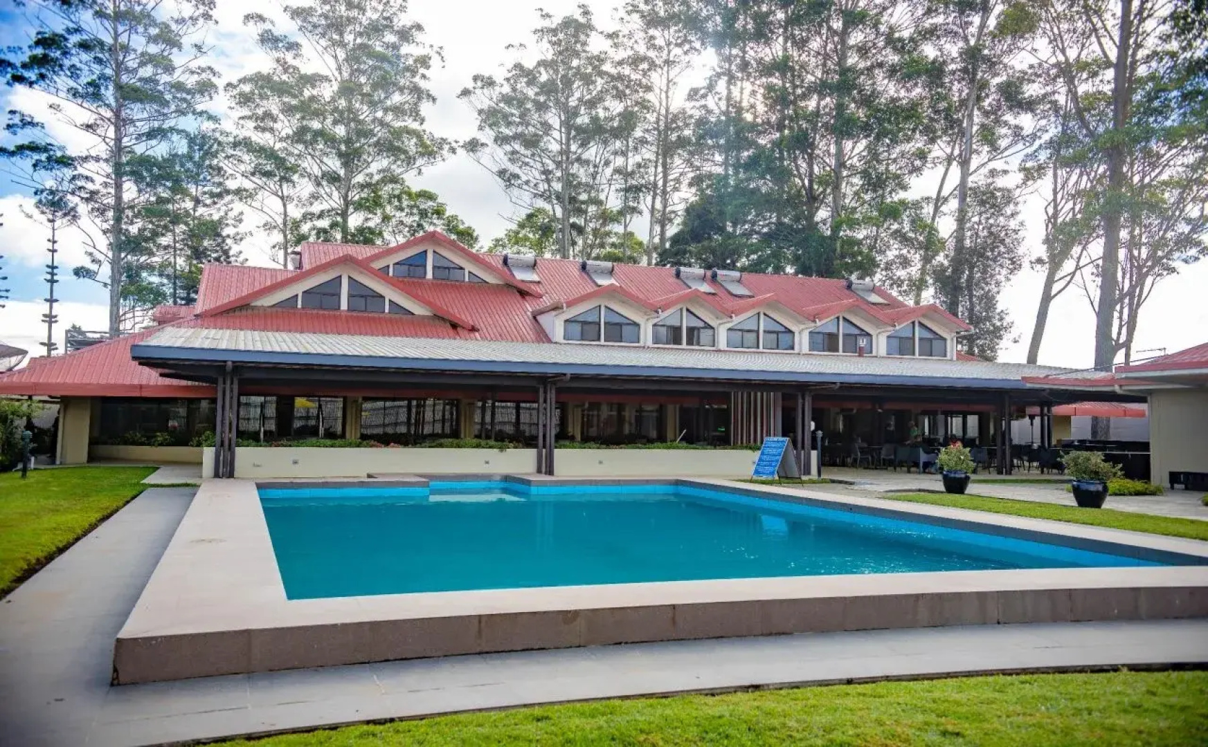 Highlander Hotel