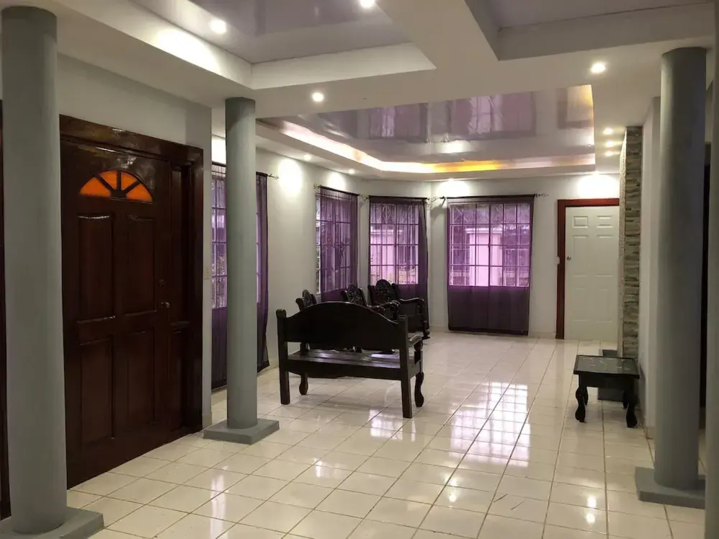 4 Bed House-sleeps 8-pet Friendly-private Garden