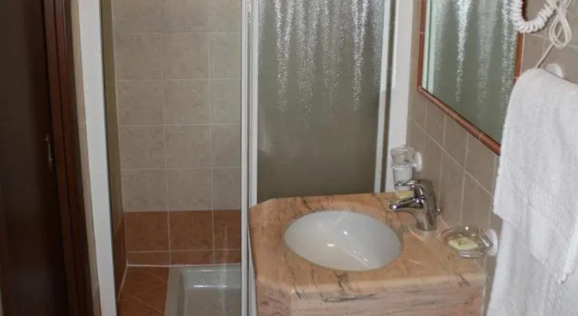 Albergo Ristorante Punta DellEst