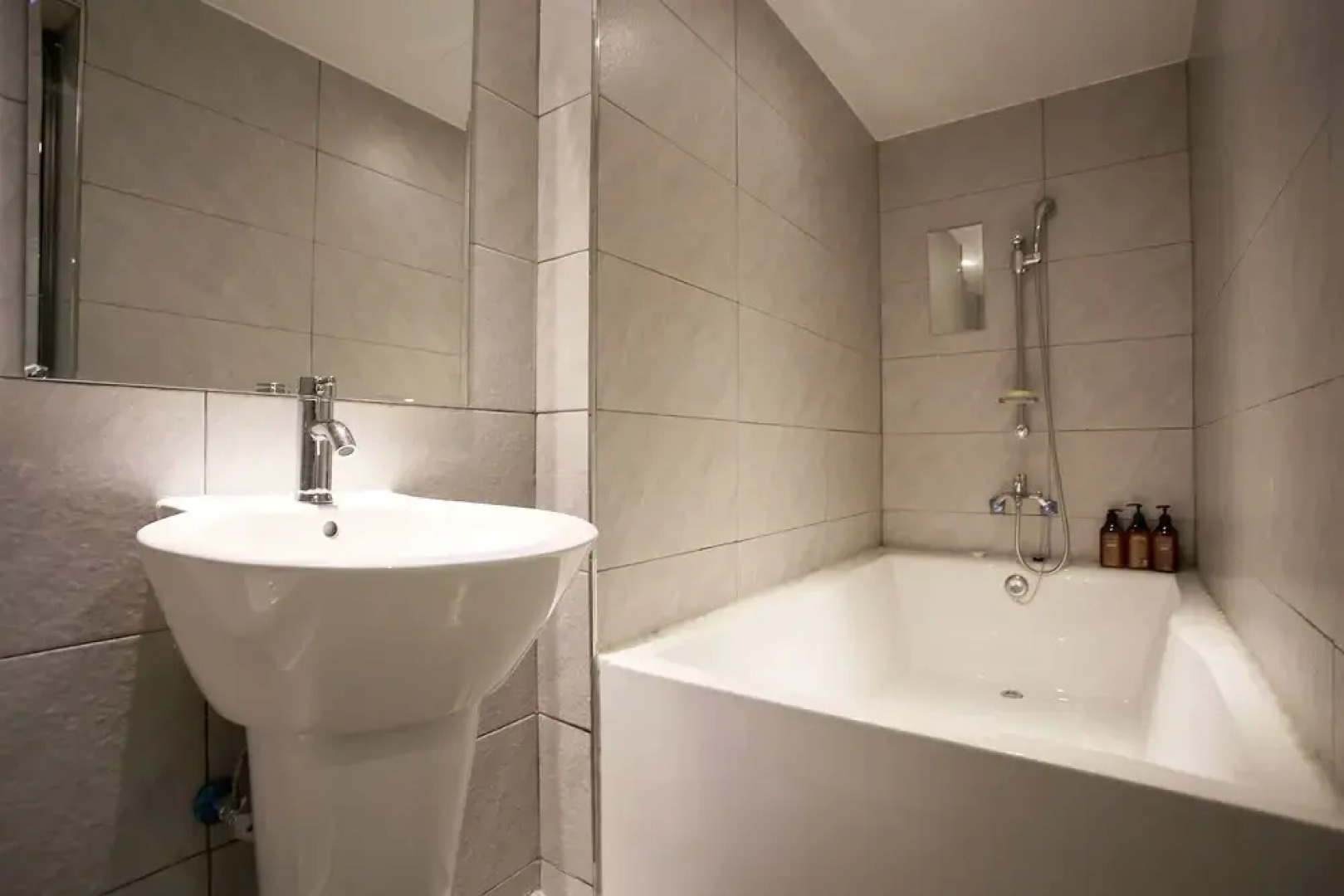 Chuncheon Hotel Lavender