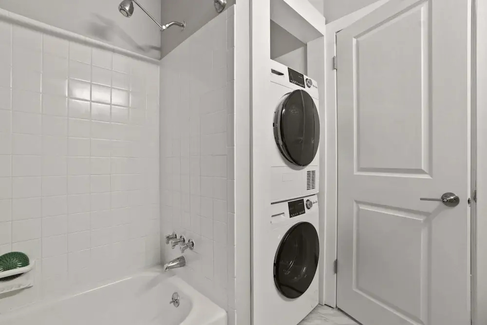 Spacious 2BR 1BA Haven - Perfect for Families