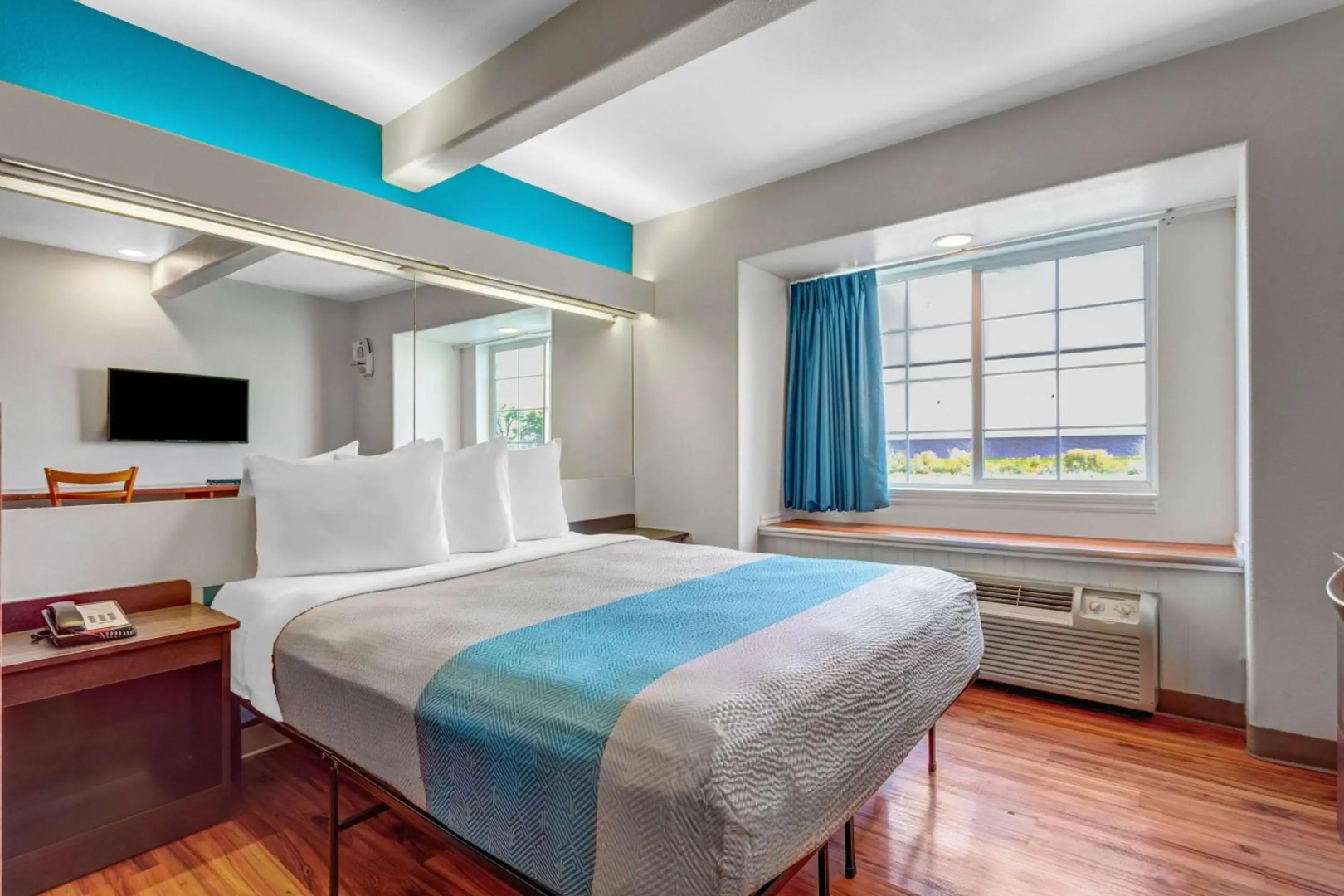 Motel 6 Idaho Falls, ID - Snake River