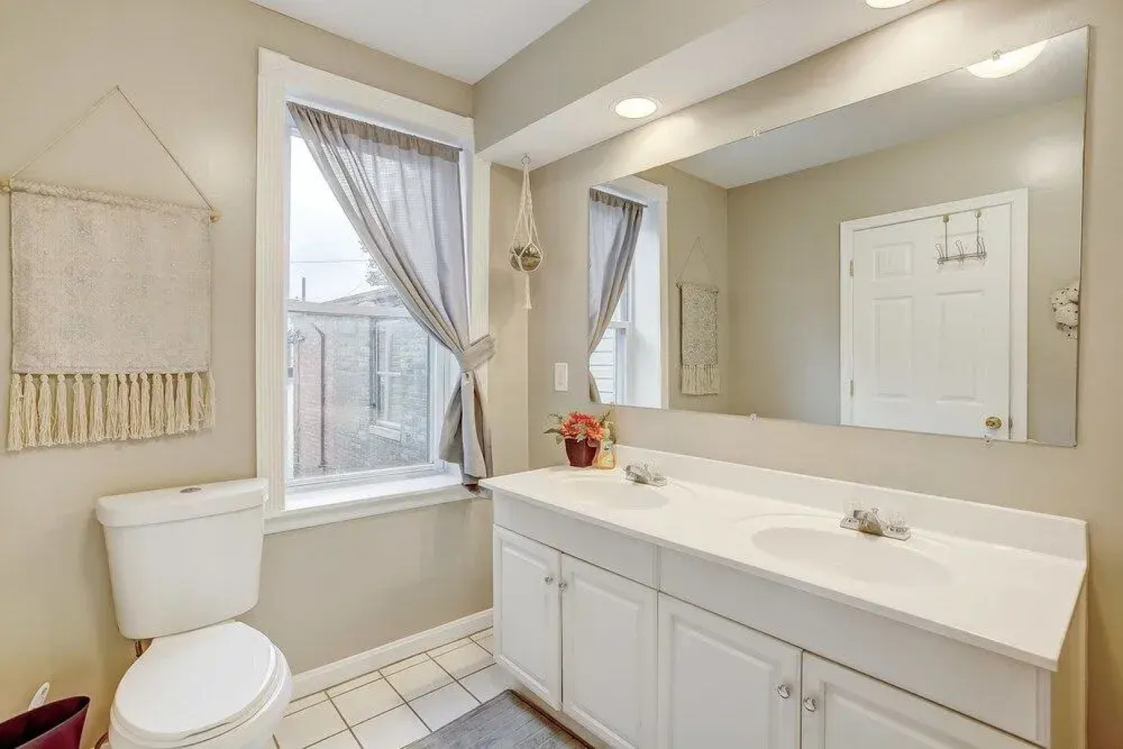 Lovely Home Next to Stadiums With Roofdeck&parking