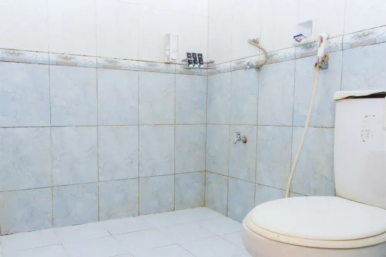 RedDoorz @ Raya Kubu Anyar