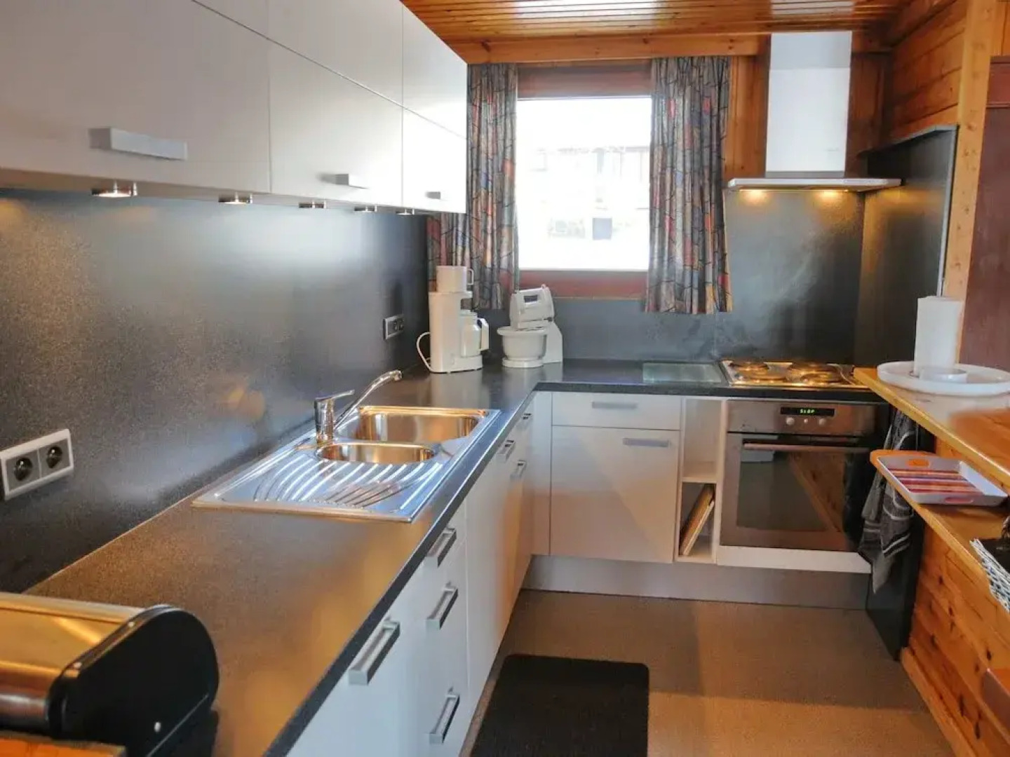 Cozy, Wooden Chalet With Deck, Near Durbuy