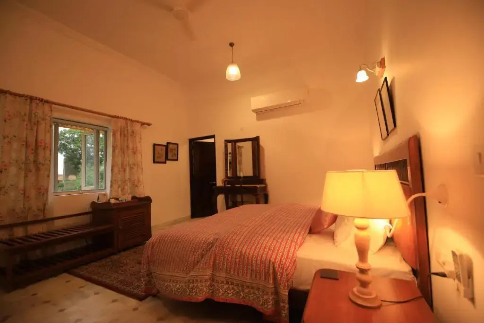 Roop Niwas Kothi, Near Mandawa