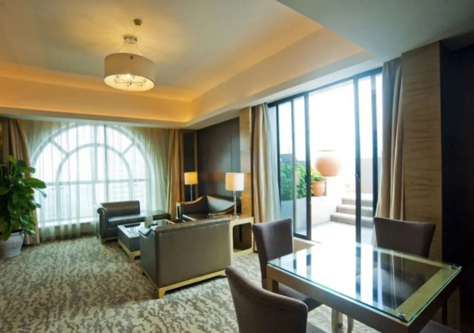 Sovereign Hotel Zhanjiang