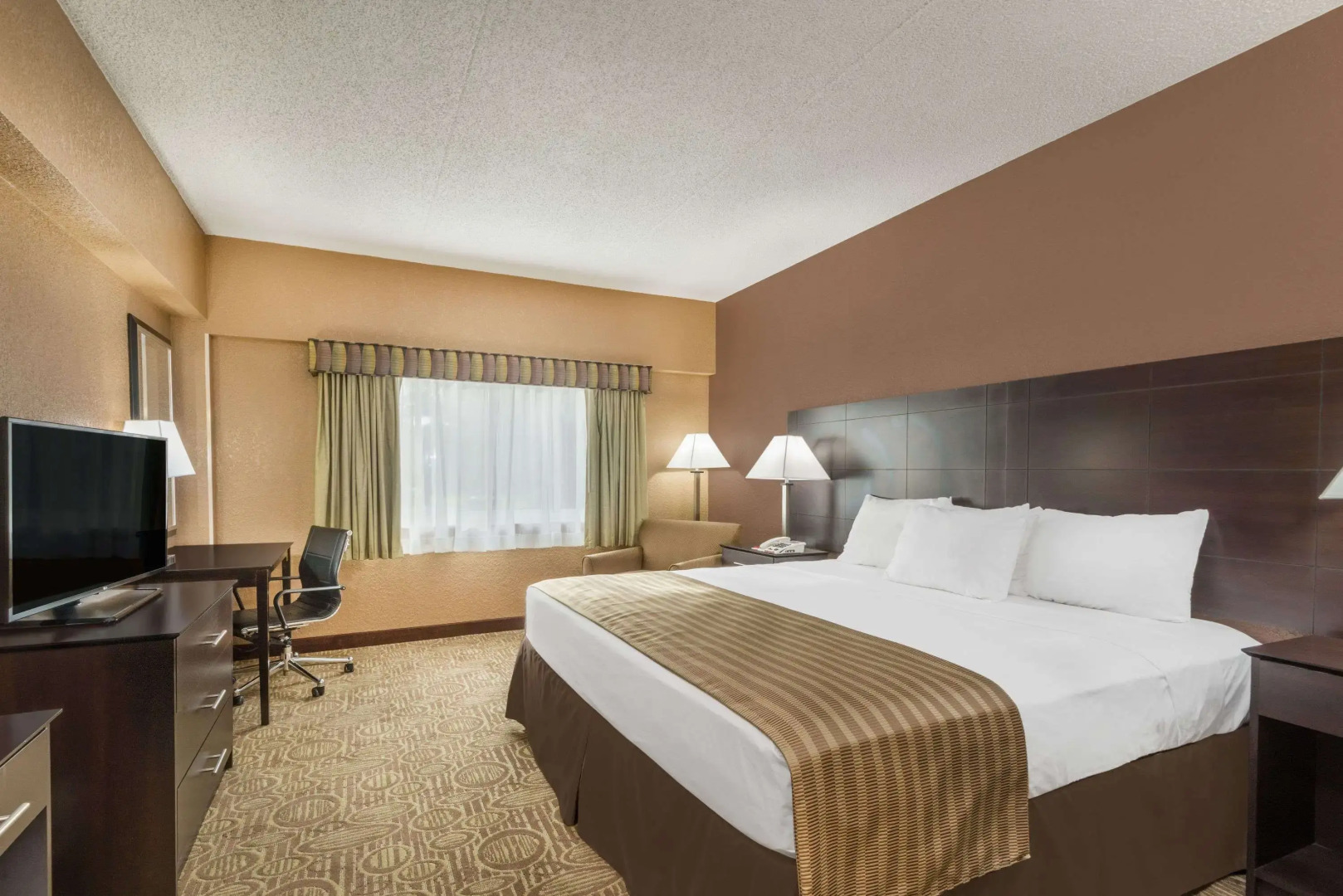 Ramada Hotel & Conference Center by Wyndham Paintsville