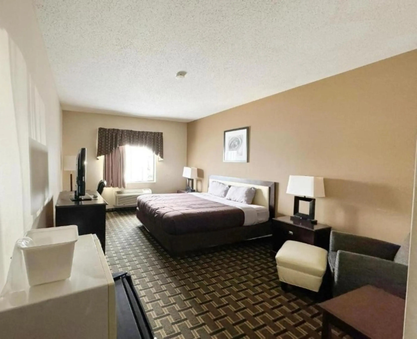 FairBridge Inn & Suites Batavia - Darien Amusement Park