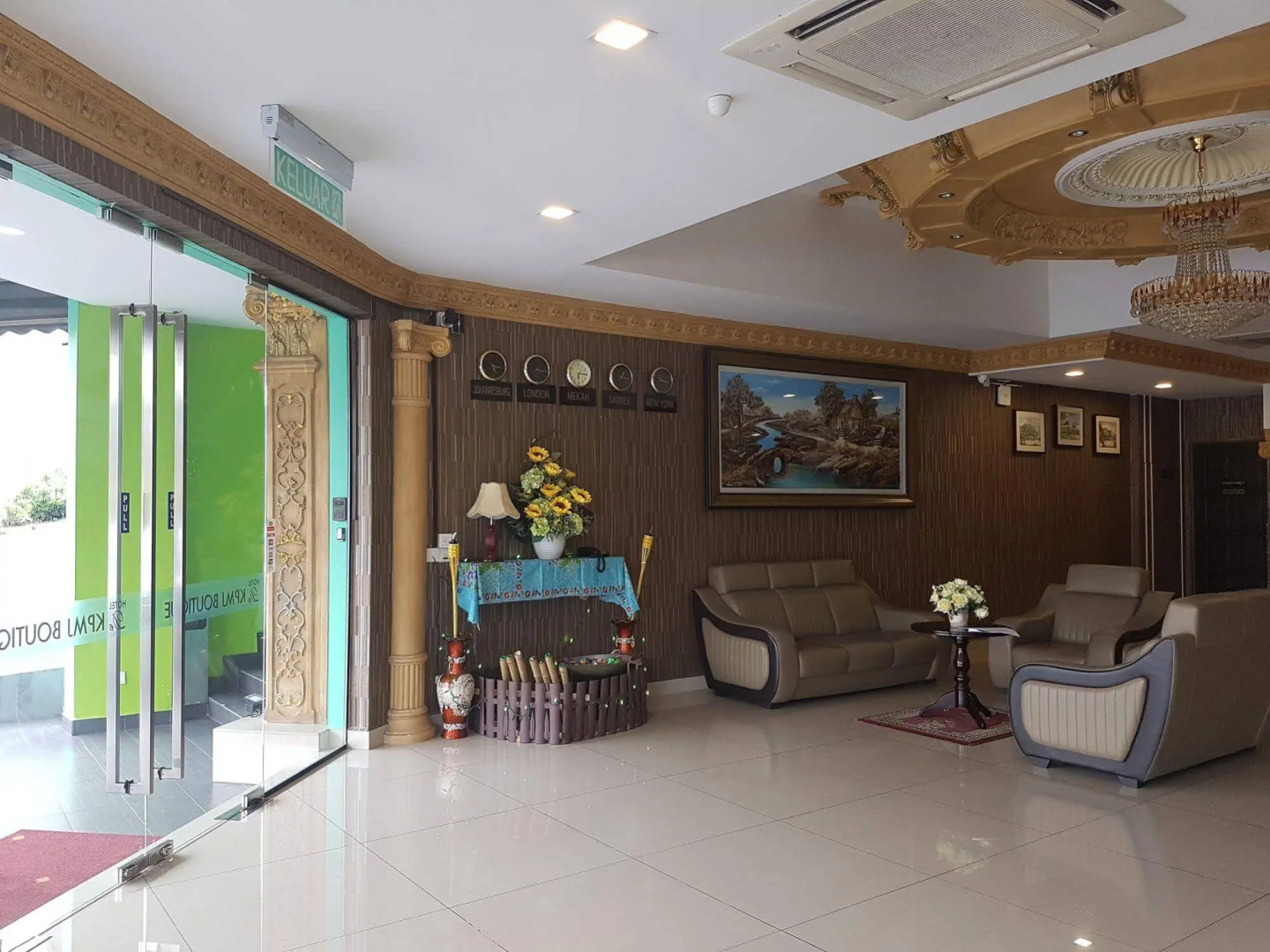 De Kpmj Boutique Hotel