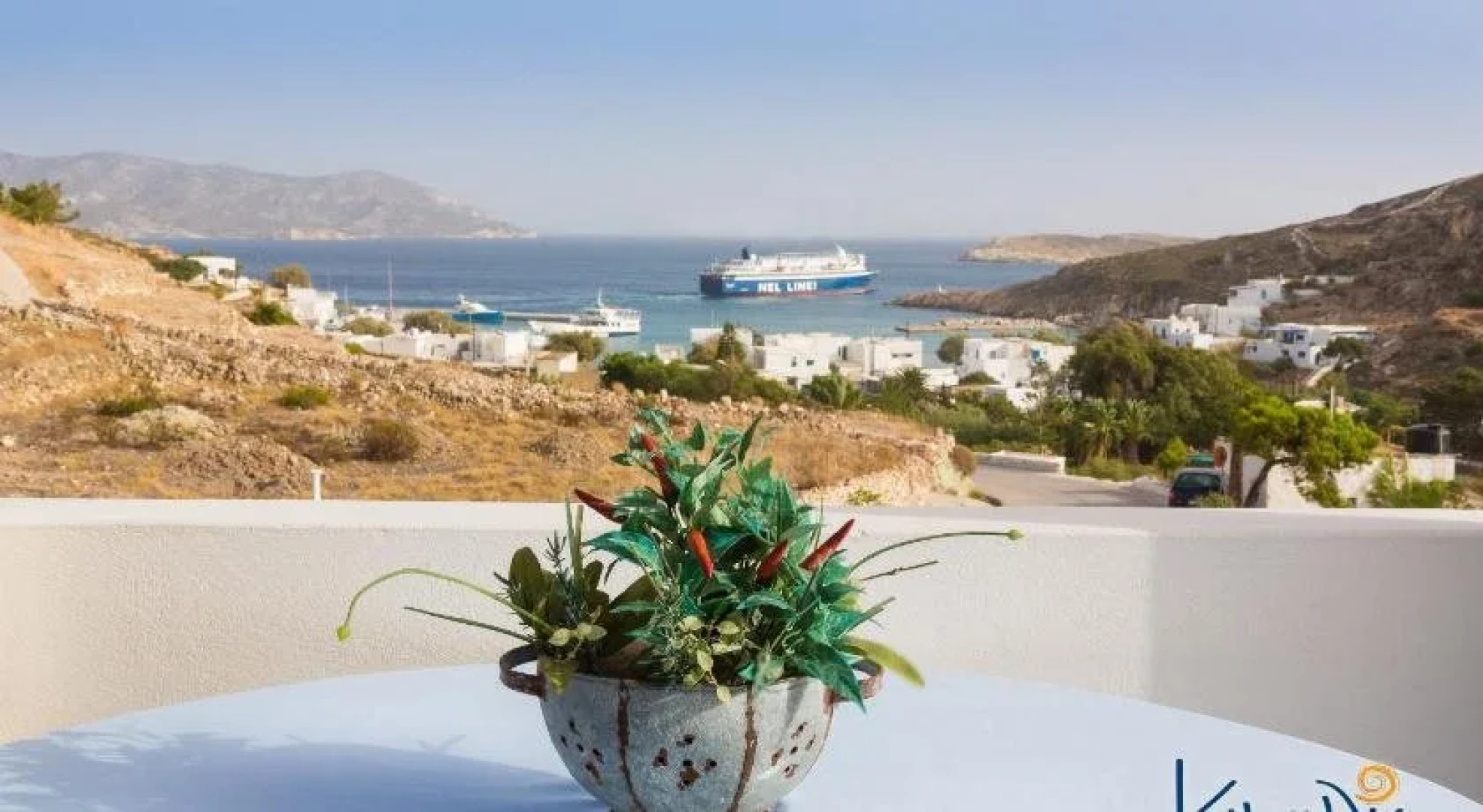 Kimolis Studios & Apartments