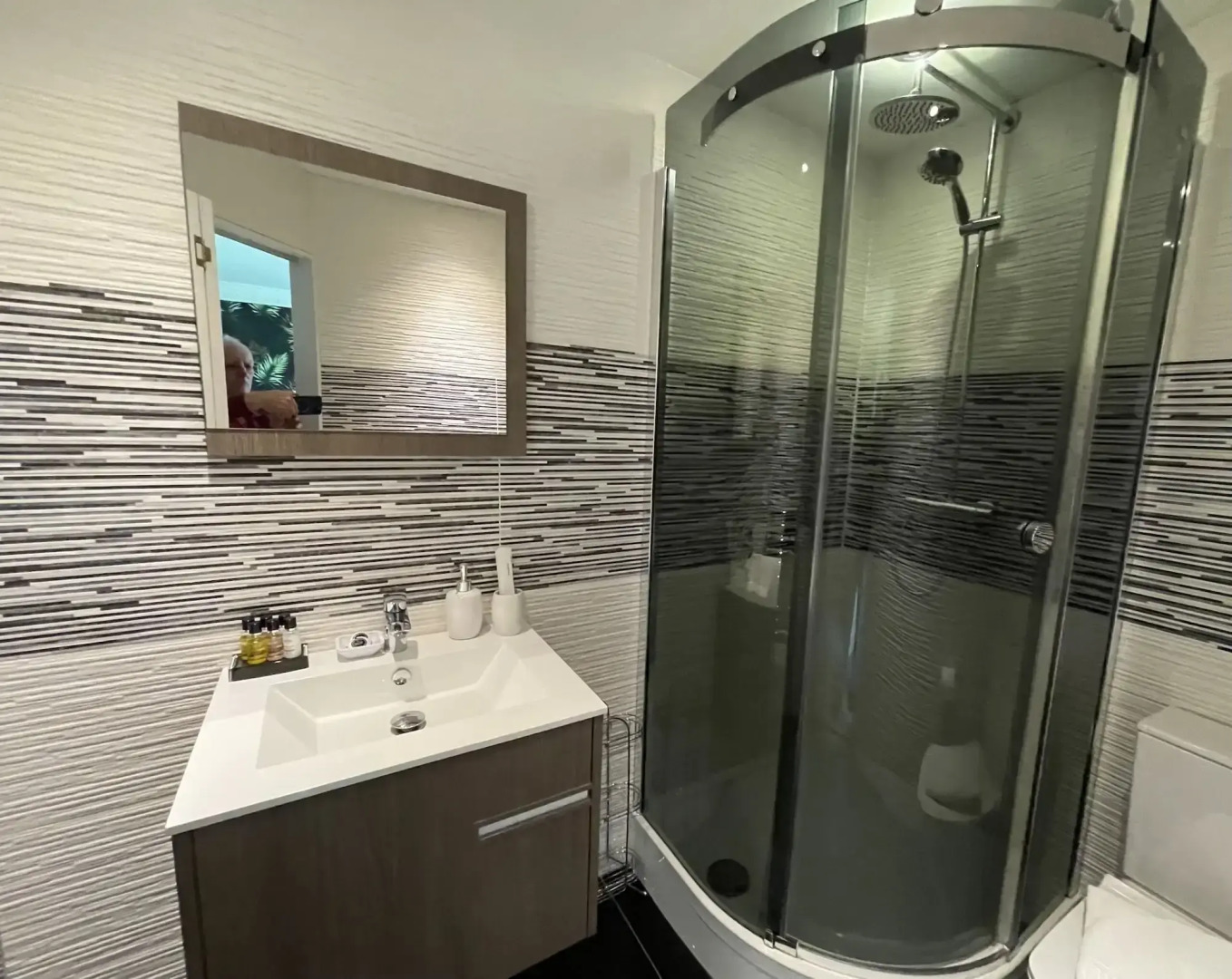 The Waters Edge Guest House