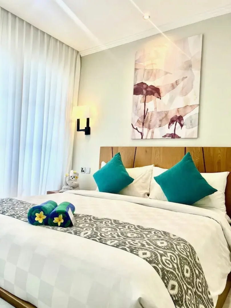 The Bay Sunflower Apartment