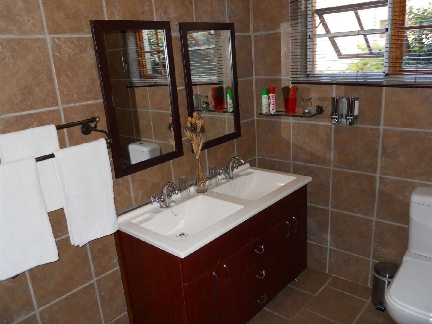 The Colonial on Arundel