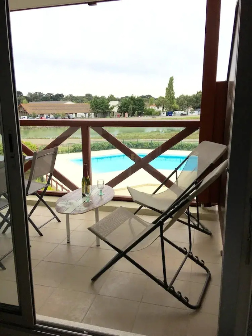 Apartment With one Bedroom in Guérande, With Wonderful sea View, Shared Pool, Enclosed Garden - 600 m From the Beach