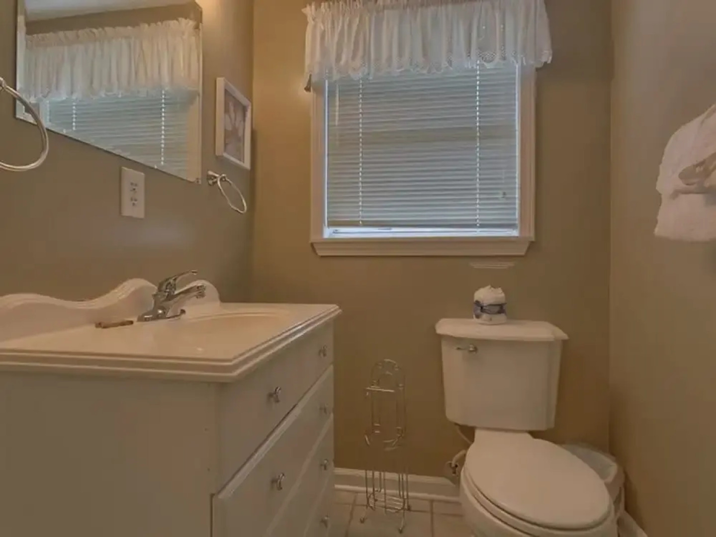 Seashell Cottage by Meyer Vacation Rentals