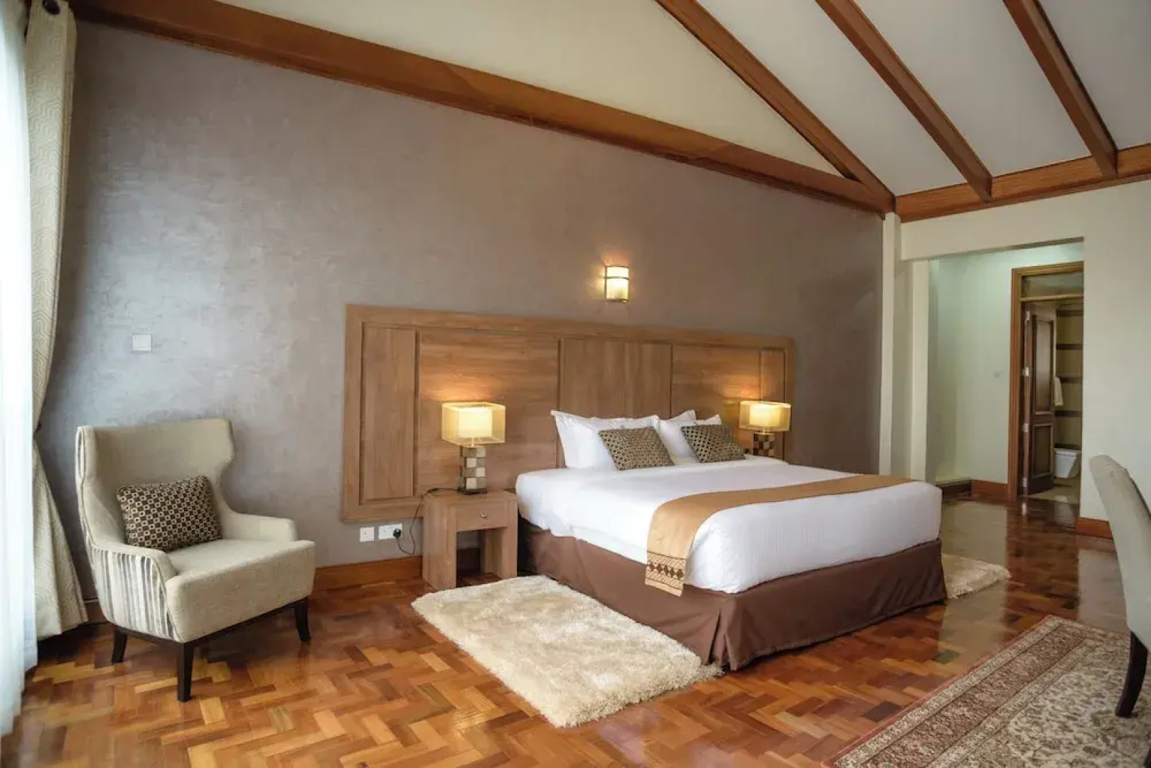 Апарт-отель GemSuites Riverside