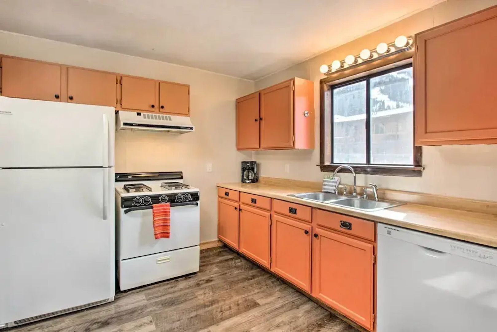 Cozy Red River Condo - Walk to Chair Lift!