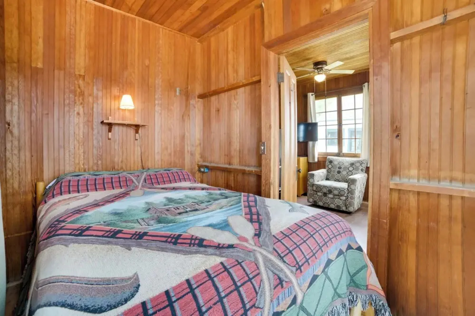 Les Cheneaux Islands Cabin 4 w/ Deck: Pet Friendly